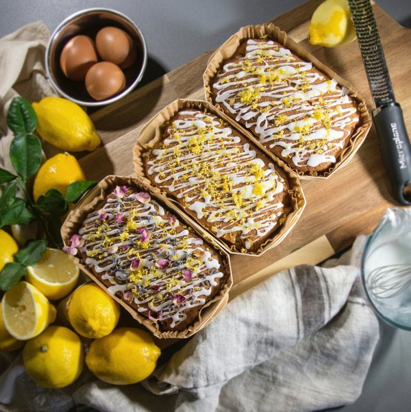 How to Bake a Gourmet Lemon Drizzle Cake with Poppy Seeds and Glaze?
